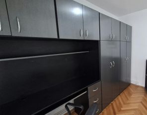 De inchiriat apartament 3 camere in Targu Mures, cartier Cornisa - 7 Noiembrie, str. Faget