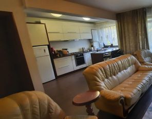 De vanzare apartament 3 camere in Targu Mures, cartier Tudor
